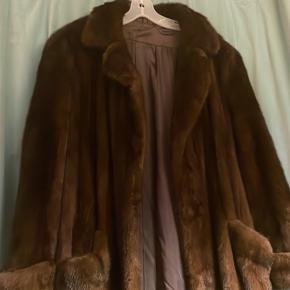 Full large fur mink coat perfect condition length 52” - Picture 6 of 7